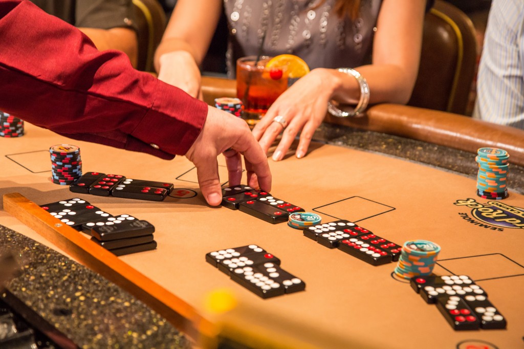 What is the Chinese Gambling Game with Dominoes